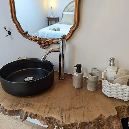 Les Pierres Douces Couette-café Champniers (Charente)