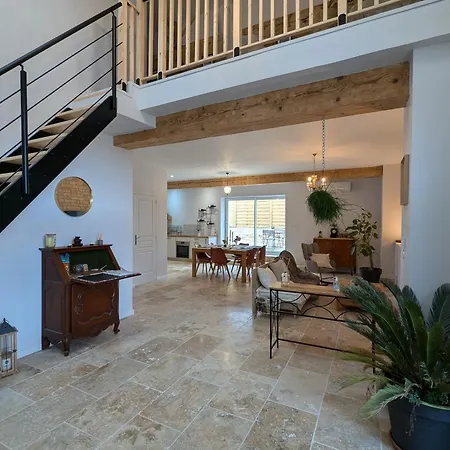 Les Pierres Douces Bed & Breakfast