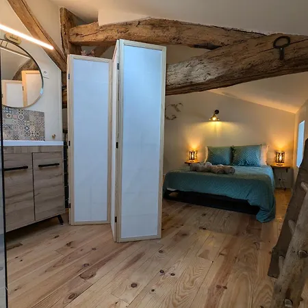 Couette-café Les Pierres Douces 3*