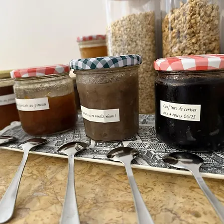 Les Pierres Douces Couette-café Champniers (Charente)