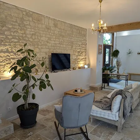 Les Pierres Douces فندق مبيت وإفطار Champniers (Charente)